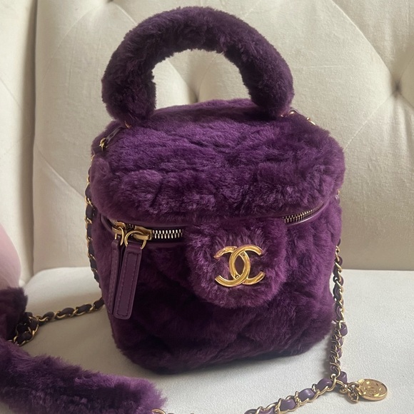 Chanel Shearling Lambskin Top Handel Vanity Bag - Picture 7 of 16